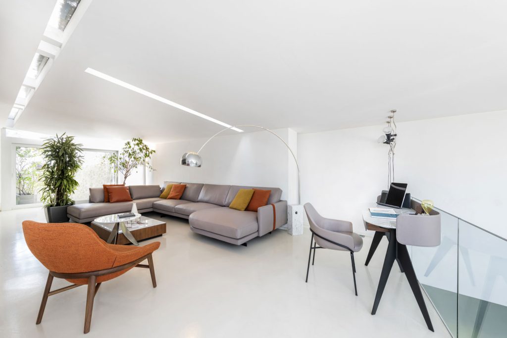 Marika und Andreas Dream Design projekt - Arbeitsplatz im Wohnzimmer schafft